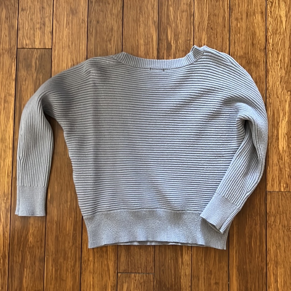 Lightweight, fitted pullover - Picture 2 of 3